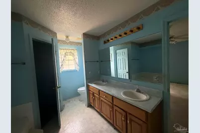 401 Thorn Ct, Pensacola, FL 32526 - Photo 24