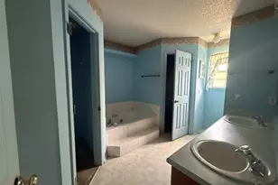 401 Thorn Ct, Pensacola, FL 32526 - Photo 22
