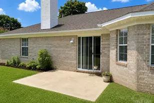 401 Thorn Ct, Pensacola, FL 32526 - Photo 2