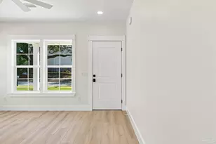 915 N B St, Pensacola, FL 32501 - Photo 6
