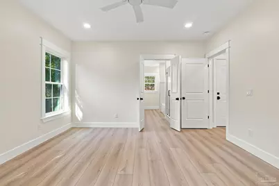 915 N B St, Pensacola, FL 32501 - Photo 16