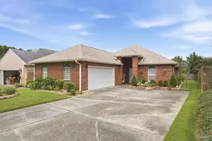 3027 Oak Pointe Dr, Pensacola, FL 32505 - Photo 2