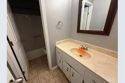 5748 Princeton Dr, Pensacola, FL 32526 - Photo 4