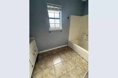 5748 Princeton Dr, Pensacola, FL 32526 - Photo 6