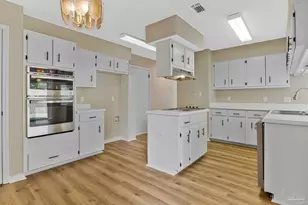 3511 Silvertree Ln, Pensacola, FL 32504 - Photo 2
