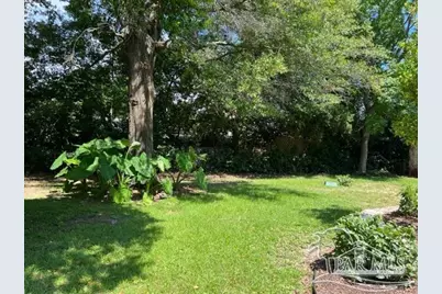 5565 San Gabriel Dr, Pensacola, FL 32504 - Photo 2