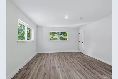 6559 Julia Dr, Milton, FL 32570 - Photo 6