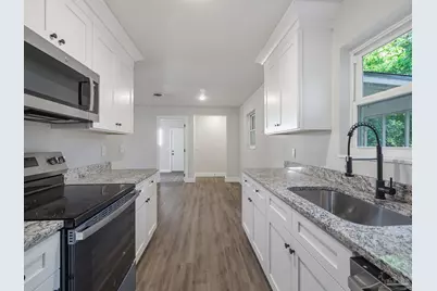 6426 Julia Dr, Milton, FL 32570 - Photo 8