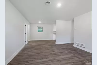 6426 Julia Dr, Milton, FL 32570 - Photo 4