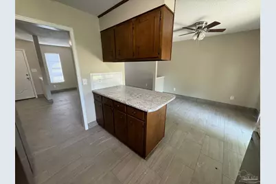 7823 Coronet Ln, Pensacola, FL 32514 - Photo 8
