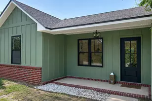 1643 Balogh Dr, Gulf Breeze, FL 32563 - Photo 1