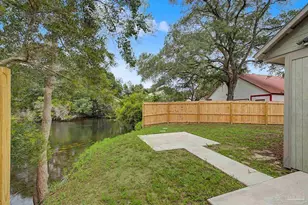 2853 Hidden Springs Cir, Pensacola, FL 32526 - Photo 4