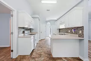 7317 Westminster Dr, Navarre, FL 32566 - Photo 8