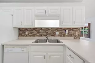 7317 Westminster Dr, Navarre, FL 32566 - Photo 12