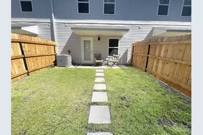 1227 Fairchild Village Dr, Pensacola, FL 32504 - Photo 8