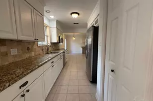 905 Poinciana Dr, Gulf Breeze, FL 32561 - Photo 10