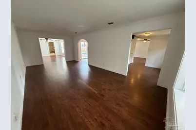 905 Poinciana Dr, Gulf Breeze, FL 32561 - Photo 6