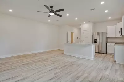 7150 Village Ln, Pensacola, FL 32504 - Photo 8