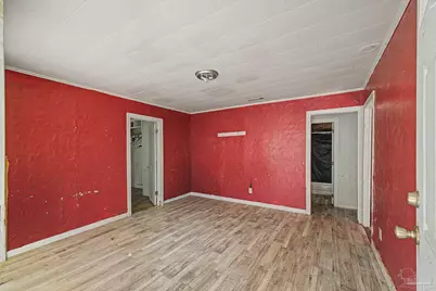 197 Hudson St, Crestview, FL 32536 - Photo 6
