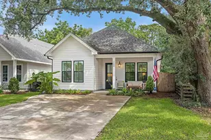 1608 E Hernandez St, Pensacola, FL 32503 - Photo 2