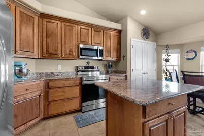 6165 Winchester Cir, Milton, FL 32570 - Photo 10