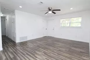 6037 Syrcle Ave, Milton, FL 32570 - Photo 4