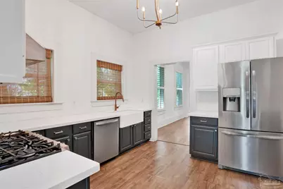 916 E Gonzales St, Pensacola, FL 32503 - Photo 12