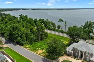 3054 Pelican Ln, Pensacola, FL 32514 - Photo 1