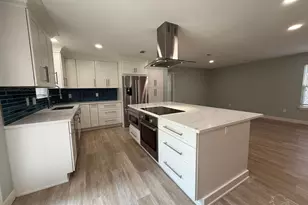 420 Dolphin St, Gulf Breeze, FL 32561 - Photo 10