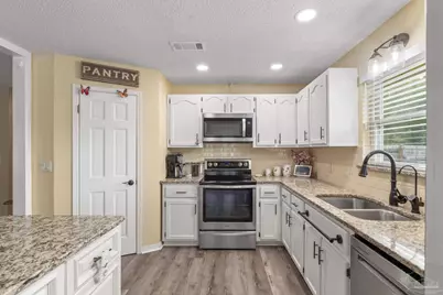 5321 Medicine Bow St, Milton, FL 32570 - Photo 4