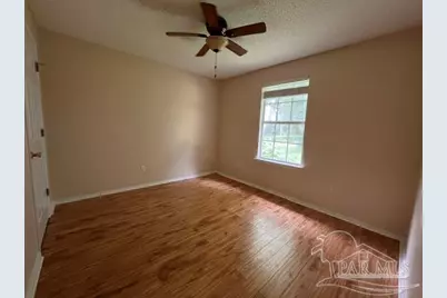 5563 Chantilly Cir, Milton, FL 32583 - Photo 12