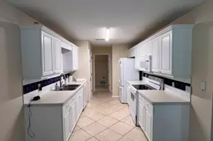 5563 Chantilly Cir, Milton, FL 32583 - Photo 4