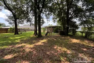 5563 Chantilly Cir, Milton, FL 32583 - Photo 18