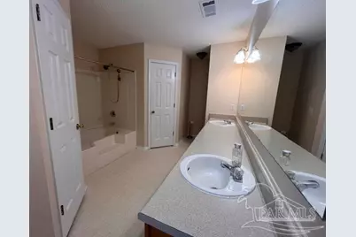 5563 Chantilly Cir, Milton, FL 32583 - Photo 10