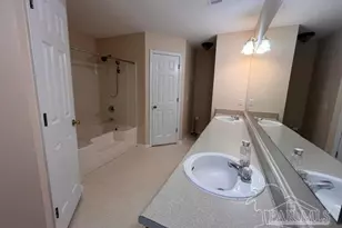 5563 Chantilly Cir, Milton, FL 32583 - Photo 10