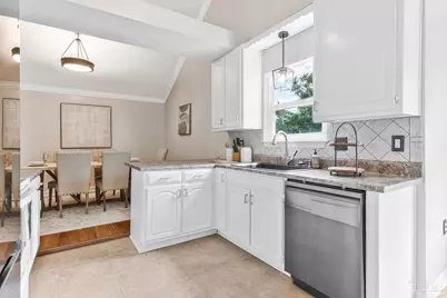 6436 Garden Dr, Gulf Breeze, FL 32563 - Photo 2