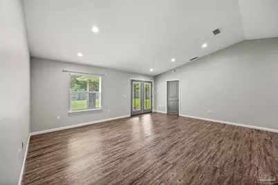 5622 Riviera Dr, Milton, FL 32583 - Photo 4
