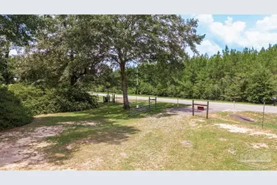 3101 Breastworks Rd, McDavid, FL 32568 - Photo 2