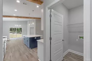 8310 Vickie St, Pensacola, FL 32514 - Photo 16