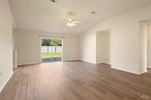 640 Buoy Dr, Pensacola, FL 32507 - Photo 4