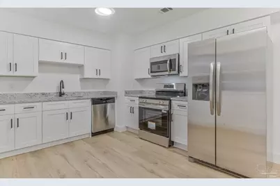 7075 Ben Sasser Dr, Pensacola, FL 32526 - Photo 10