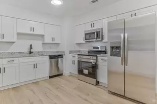 7075 Ben Sasser Dr, Pensacola, FL 32526 - Photo 10