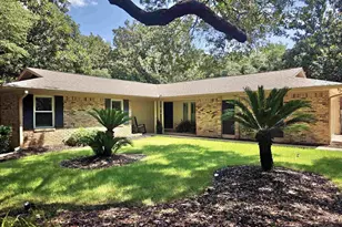 1559 Oak Shore Dr, Gulf Breeze, FL 32563 - Photo 1