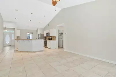 5049 Lantana Dr, Gulf Breeze, FL 32563 - Photo 10