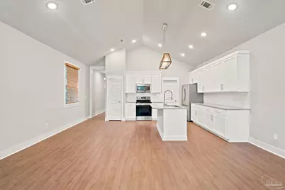 1010 N D St, Pensacola, FL 32501 - Photo 4