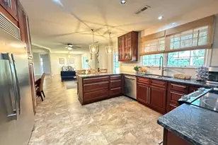 208 Hibiscus Ave, Gulf Breeze, FL 32561 - Photo 18