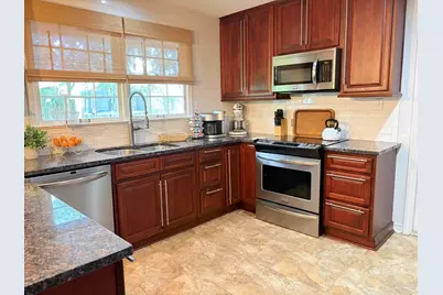 208 Hibiscus Ave, Gulf Breeze, FL 32561 - Photo 16