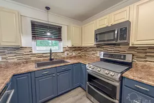 5535 Debbie Dr, Milton, FL 32570 - Photo 10