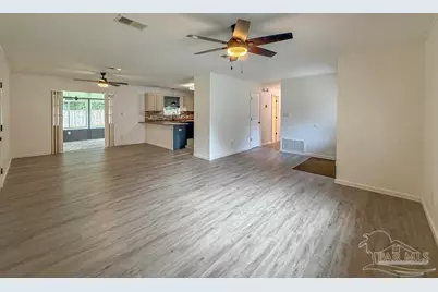 5535 Debbie Dr, Milton, FL 32570 - Photo 4