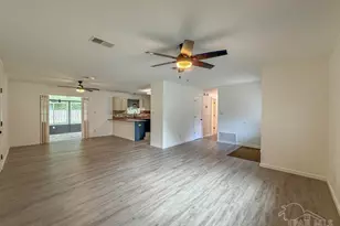 5535 Debbie Dr, Milton, FL 32570 - Photo 4